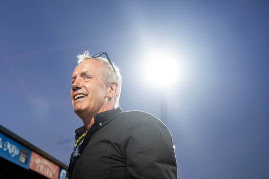 Mjällbys sportchef Hasse Larsson jublar