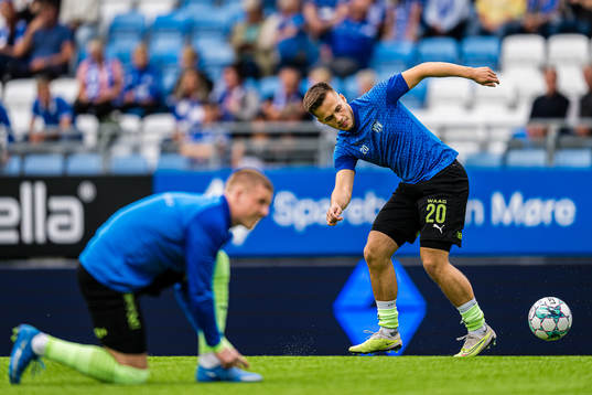 Børge Petersen of Klaksvik warms up