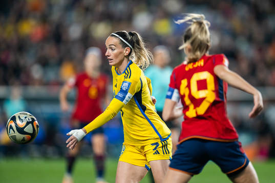 Kosovare Asllani of Sweden and Olga Carmona of Spain