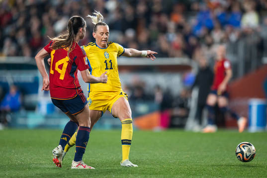 Laia Codina of Spain and Stina Blackstenius of Sweden