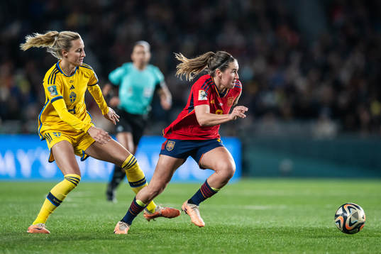 Nathalie Björn of Sweden and Mariona Caldentey of Spain