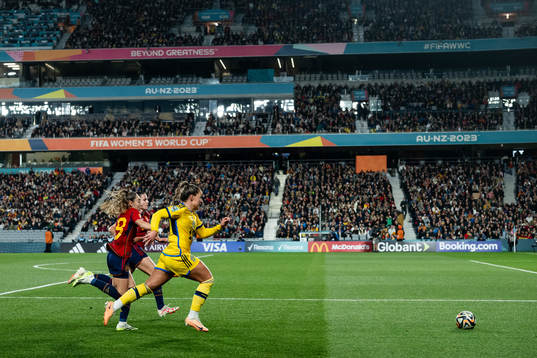 Olga Carmona of Spain and Johanna Rytting Kaneryd of Sweden