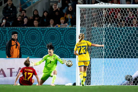 Alba Redondo of Spain and goalkeeper Zecira Musovic of