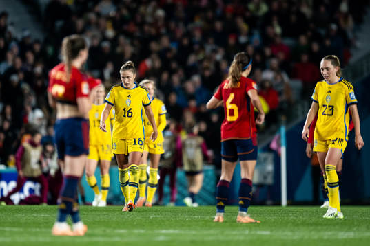 Filippa Angeldahl and Elin Rubensson of Sweden look dejected