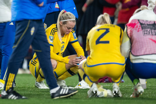 Amanda Ilestedt of Sweden looks dejected