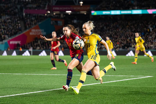 Laia Codina of Spain and Stina Blackstenius of Sweden