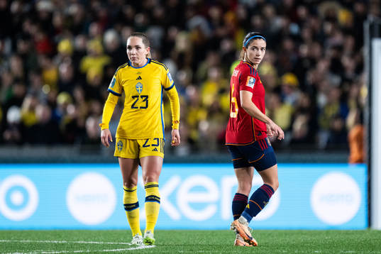 Elin Rubensson of Sweden and Aitana Bonmati of Spain