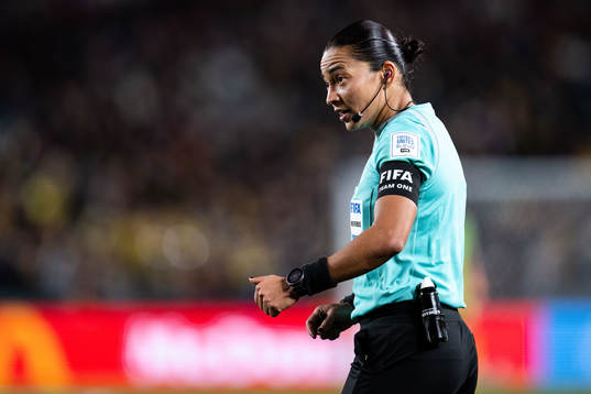 Referee Edina Alves