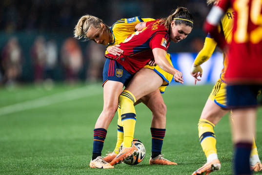 Nathalie Björn of Sweden and Mariona Caldentey of Spain