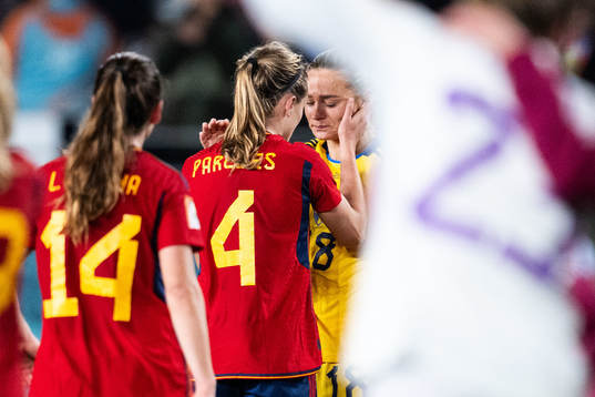 Irene Paredes of Spain consoles Fridolina Rolfö of Sweden