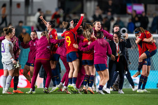 Players of Spain celebrate