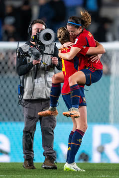 Irene Paredes and Aitana Bonmati of Spain celebrates