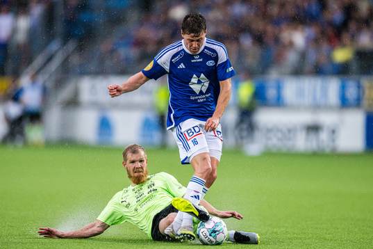 Odmar Færo of Klaksvik and Emil  Breivik of Molde