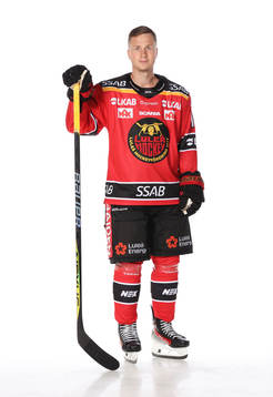 Luleås Jonas Berglundposerar för ett porträtt