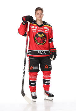 Luleås Jesper Sellgrenposerar för ett porträtt