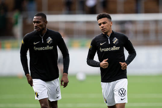 AIKs Aboubakar Keita och Rui Modesto