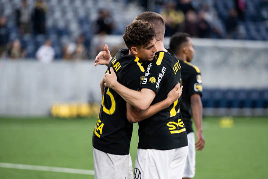 AIKs Taha Ayari och Mads Døhr Thychosen