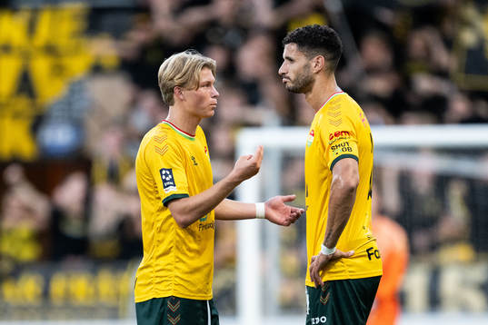 Dalkurds Rasmus Niklasson Johansson och  Imed Louati deppar