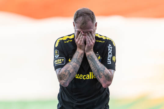 AIKs John Guidetti har ont och deppar