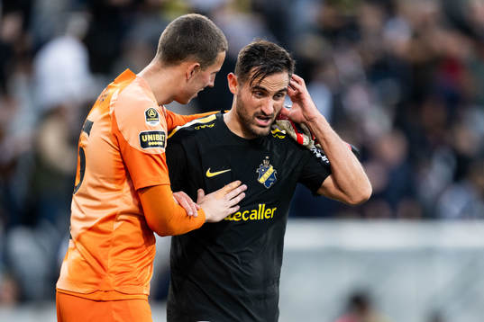 AIKs målvakt Samuel Brolin och Sotirios Papagiannopoulos