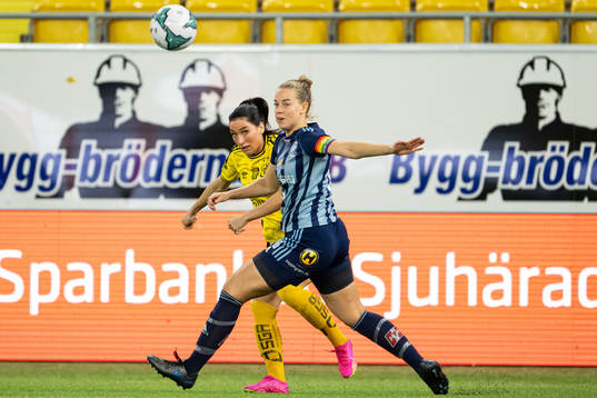 Elfsborgs Izabella Bergström och Husqvarnas Victoria Ström