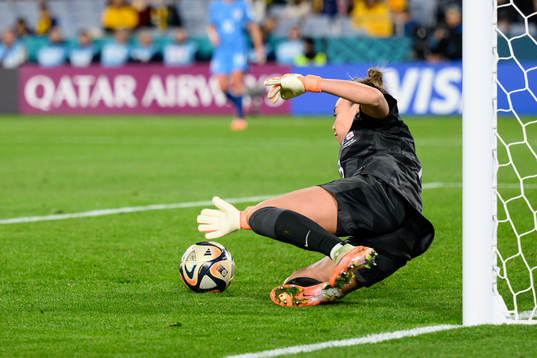 goalkeeper Mackenzie Arnold of Australia