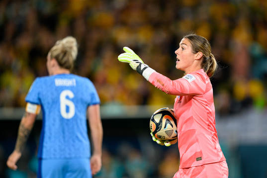 goalkeeper Mary Earps of England