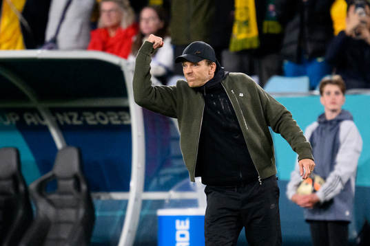 Head coach Tony Gustavsson of Australia celebrates