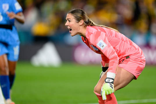 goalkeeper Mary Earps of England reacts