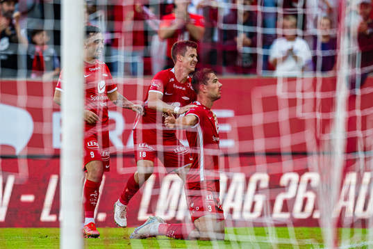 Fredrik Pallesen Knudsen of Brann celebrates