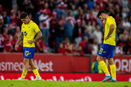 Cristo González and Miguel Puche of Arouca looks dejected