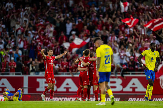 Fredrik Pallesen Knudsen of Brann celebrates
