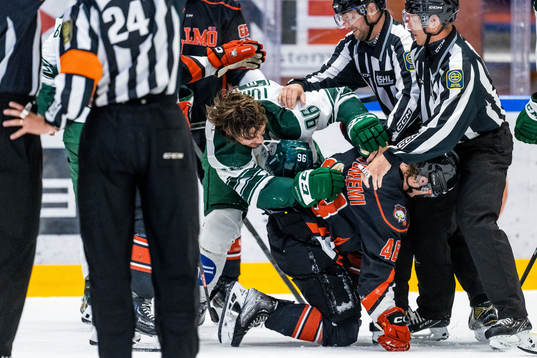 Färjestads David Tomasek och Malmö Redhawks Lauri