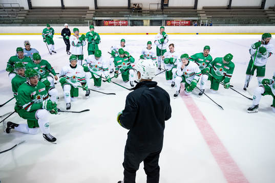 Rögles spelare och tränare Cam Abbott