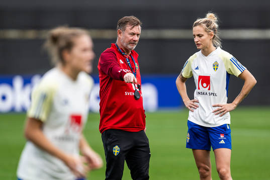 Head coach Peter Gerhardsson and Nathalie Björn of the