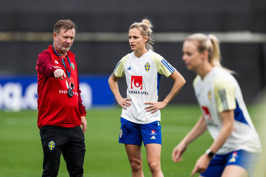 Head coach Peter Gerhardsson and Nathalie Björn of the