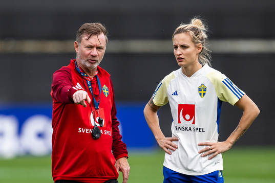 Head coach Peter Gerhardsson and Nathalie Björn of the