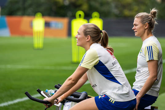 Magdalena Eriksson and Fridolina Rolfö of the Swedish