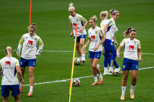 Nathalie Björn and Linda Sembrant of the Swedish women's