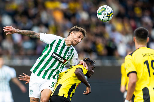Nicolas Gorobsov of Zalgiris Vilnius and Ibrahim Sadiq of