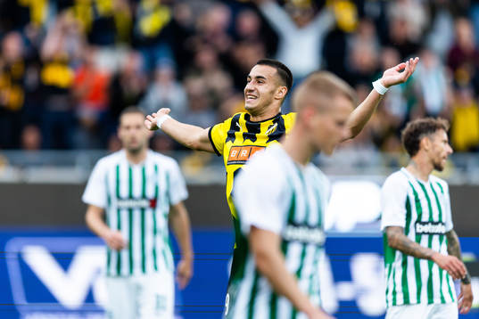 Srdjan Hrstic of Häcken celebrates