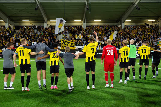 Players and staff of Häcken celebrates