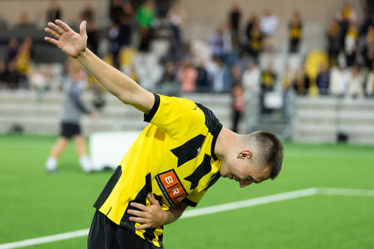 Kristoffer Lund Hansen of Häcken celebrates with supporters