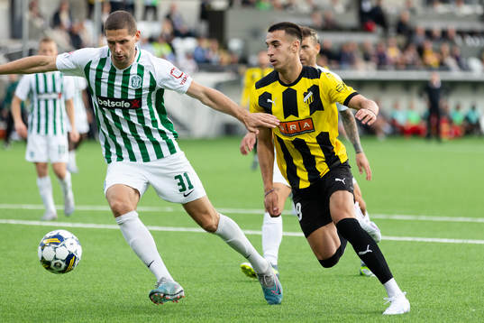 Stipe Vucur of Zalgiris Vilnius and Srdan Hrstic of Häcken
