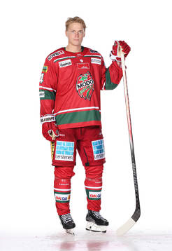 s Erik Walli Walterholmposerar för ett porträtt