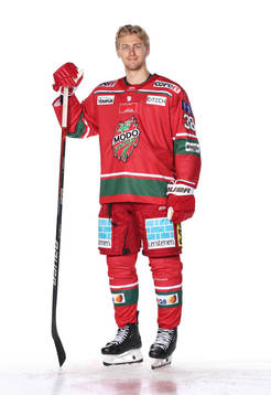 s Johan Södergranposerar för ett porträtt