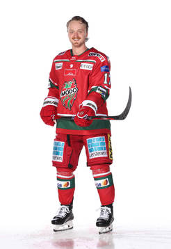 s Riley Woodsposerar för ett porträtt