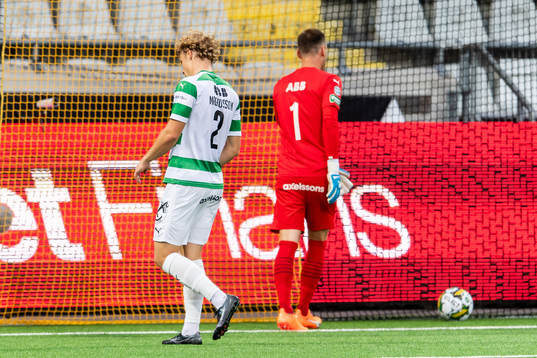 Västerås SKs Herman Magnusson och målvakt Anton