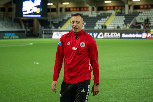Utsiktens  tränare Martin Smedberg Dalence jublar