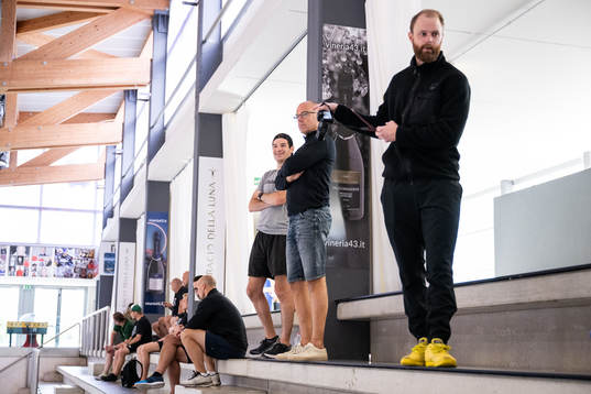 Rögles sportchef Chris Abbott, analytiker Zach Ellenthal,